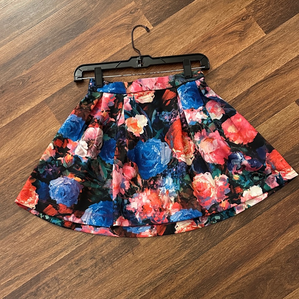 EXPRESS Floral Print Pleated Skirt